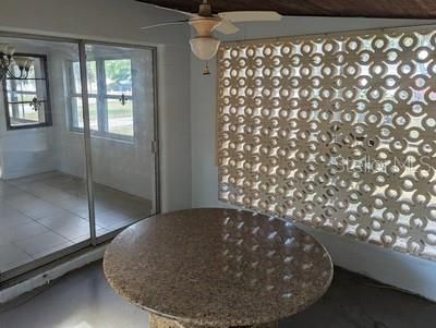 Active With Contract: $239,000 (2 beds, 1 baths, 952 Square Feet)