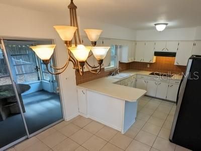 Active With Contract: $239,000 (2 beds, 1 baths, 952 Square Feet)