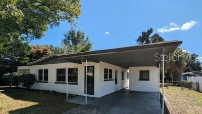 Active With Contract: $239,000 (2 beds, 1 baths, 952 Square Feet)