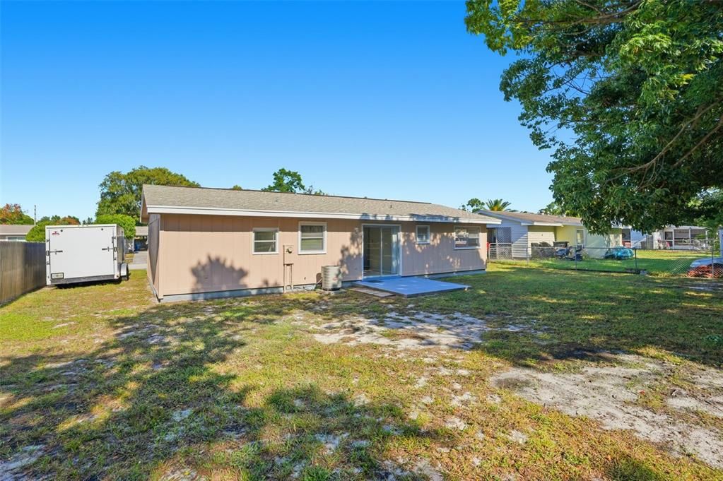 Active With Contract: $179,900 (2 beds, 1 baths, 864 Square Feet)