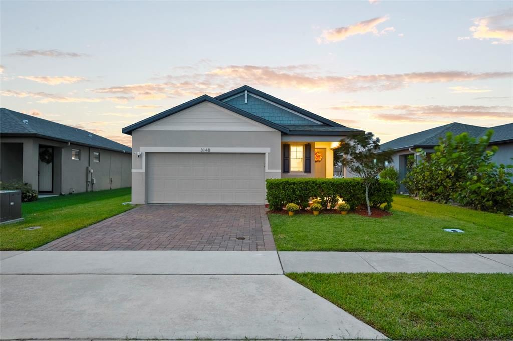 合同活跃: $335,000 (3 贝兹, 2 浴室, 1488 平方英尺)