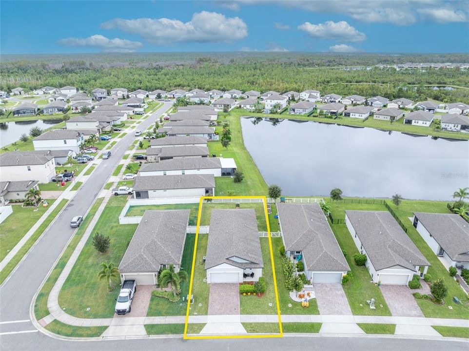 合同活跃: $335,000 (3 贝兹, 2 浴室, 1488 平方英尺)