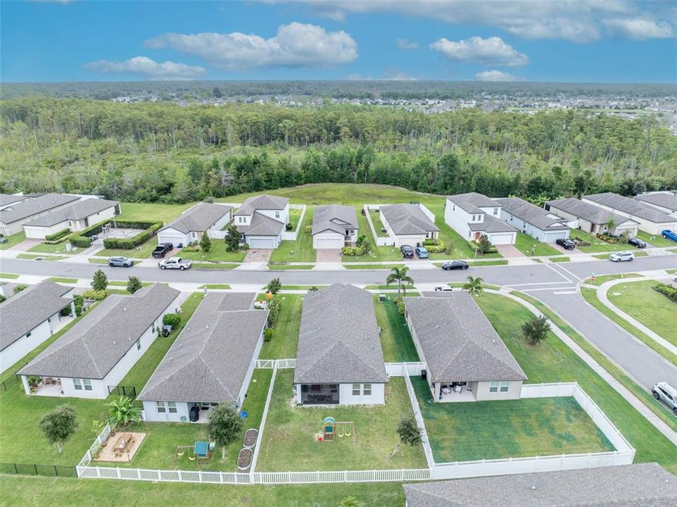 合同活跃: $335,000 (3 贝兹, 2 浴室, 1488 平方英尺)