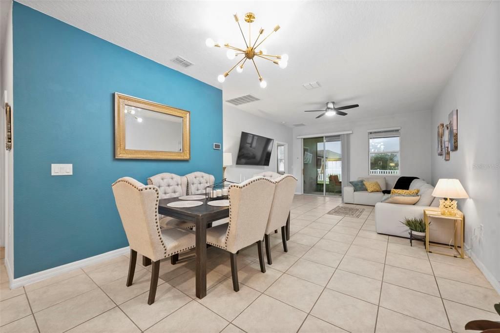 合同活跃: $335,000 (3 贝兹, 2 浴室, 1488 平方英尺)