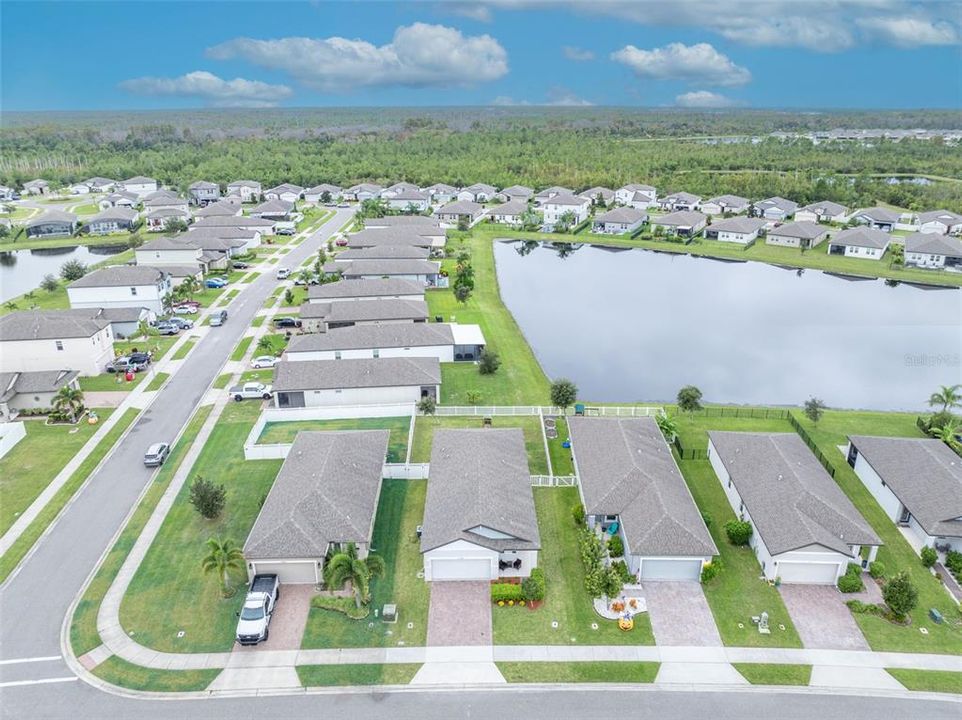 合同活跃: $335,000 (3 贝兹, 2 浴室, 1488 平方英尺)