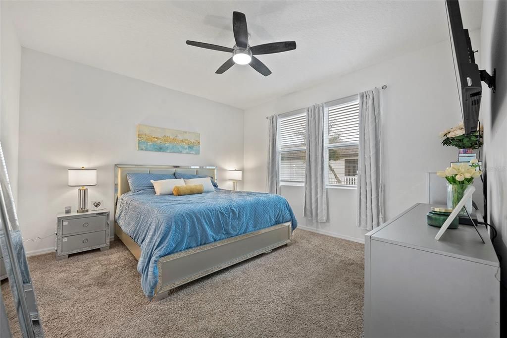 合同活跃: $335,000 (3 贝兹, 2 浴室, 1488 平方英尺)