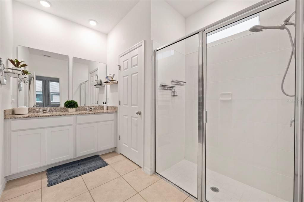 合同活跃: $335,000 (3 贝兹, 2 浴室, 1488 平方英尺)