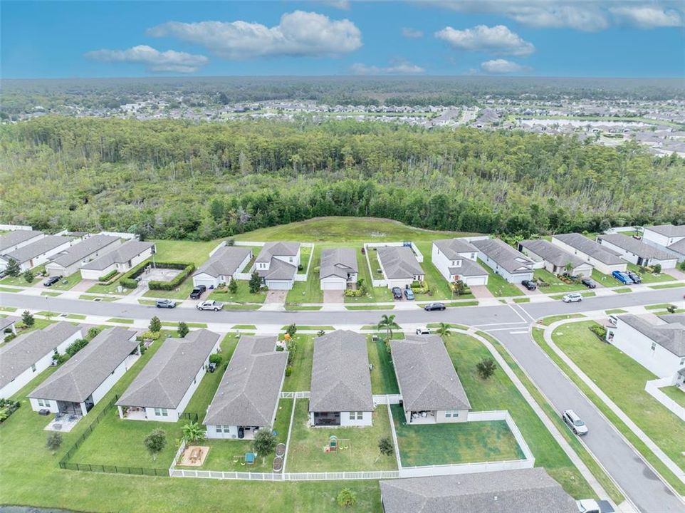 合同活跃: $335,000 (3 贝兹, 2 浴室, 1488 平方英尺)