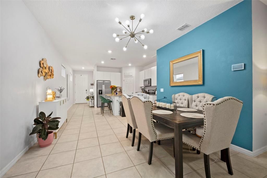 合同活跃: $335,000 (3 贝兹, 2 浴室, 1488 平方英尺)