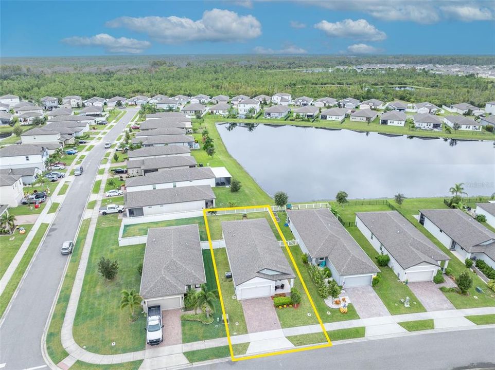 合同活跃: $335,000 (3 贝兹, 2 浴室, 1488 平方英尺)