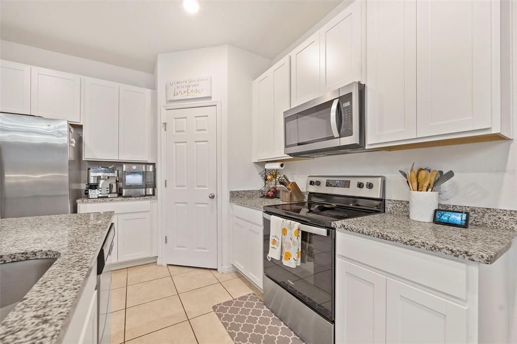 合同活跃: $335,000 (3 贝兹, 2 浴室, 1488 平方英尺)