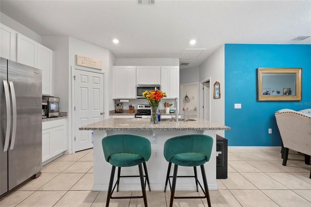 合同活跃: $335,000 (3 贝兹, 2 浴室, 1488 平方英尺)