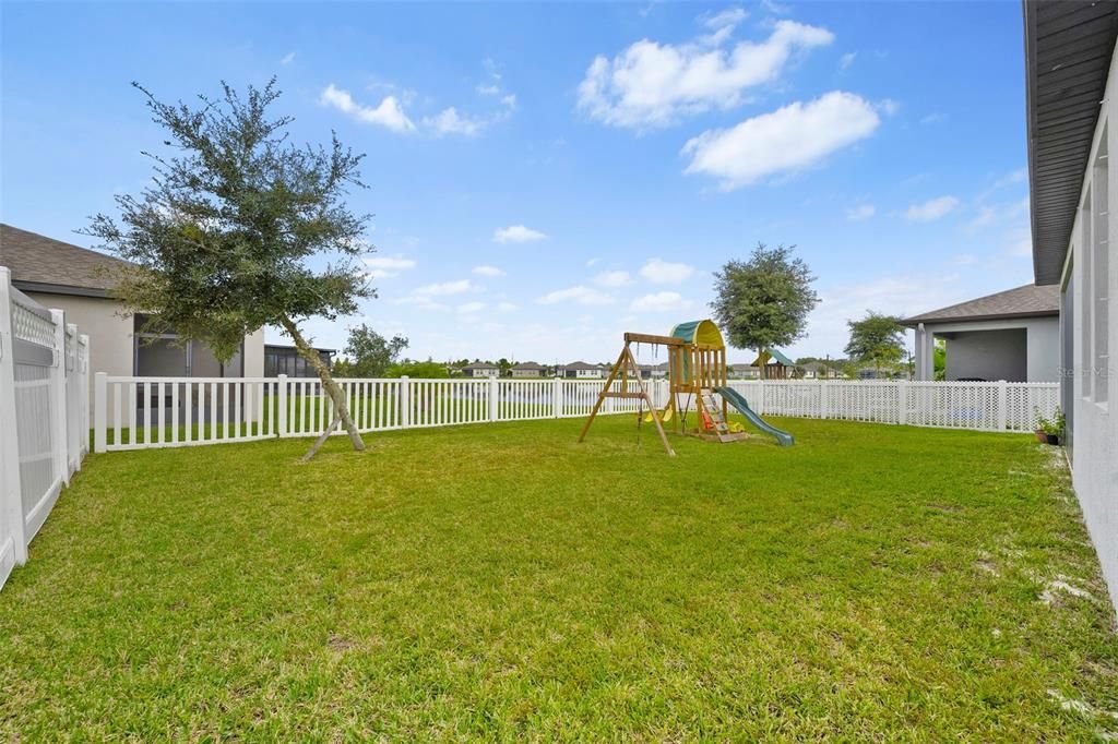 合同活跃: $335,000 (3 贝兹, 2 浴室, 1488 平方英尺)