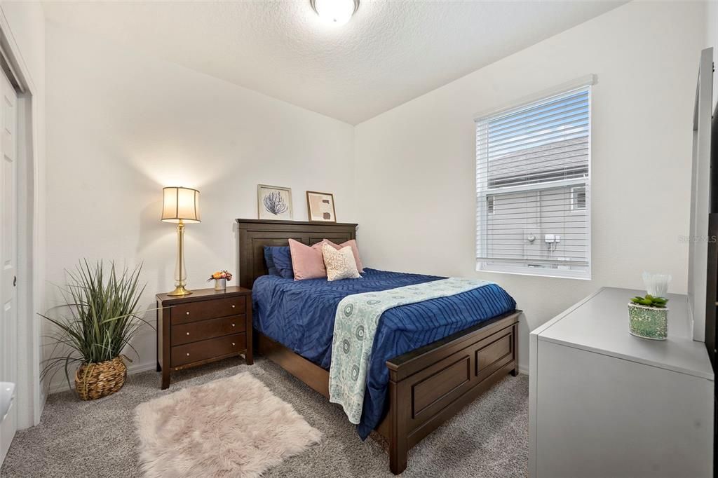 合同活跃: $335,000 (3 贝兹, 2 浴室, 1488 平方英尺)