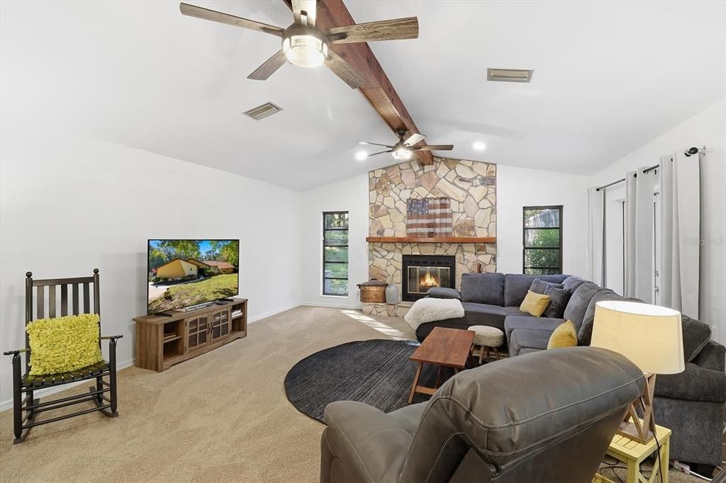 For Sale: $449,900 (3 beds, 2 baths, 1818 Square Feet)