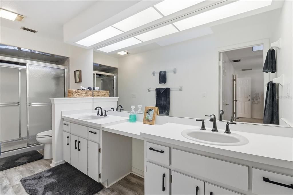 For Sale: $449,900 (3 beds, 2 baths, 1818 Square Feet)