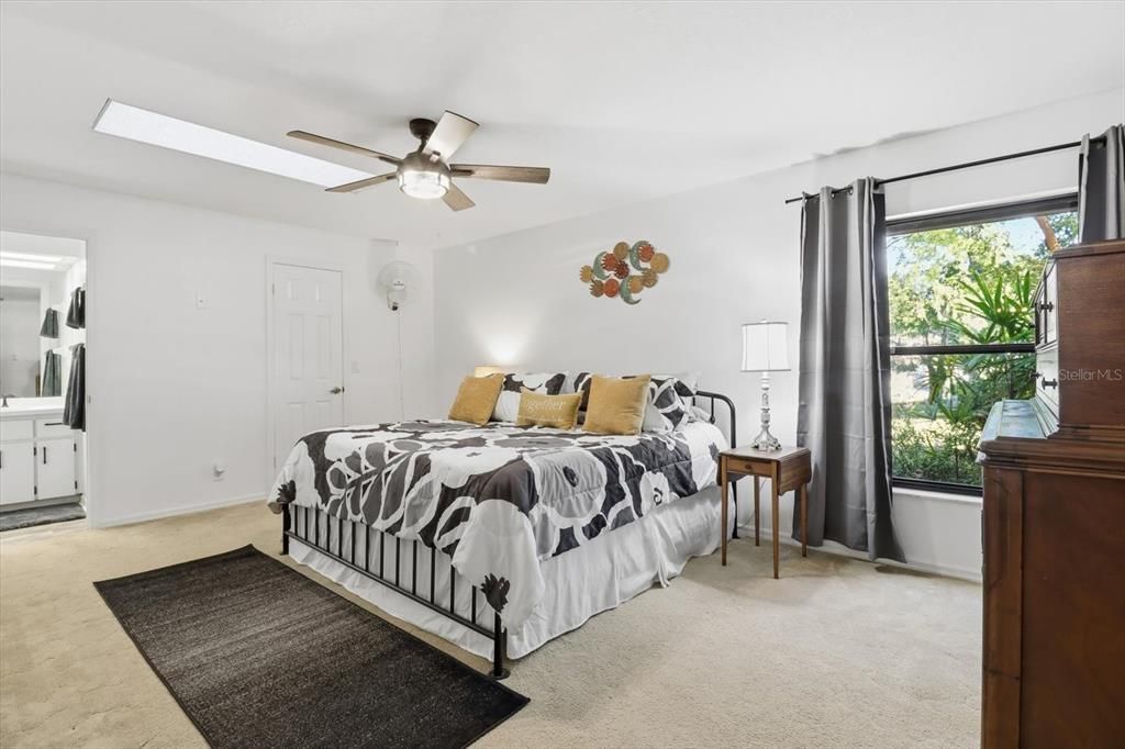 For Sale: $449,900 (3 beds, 2 baths, 1818 Square Feet)