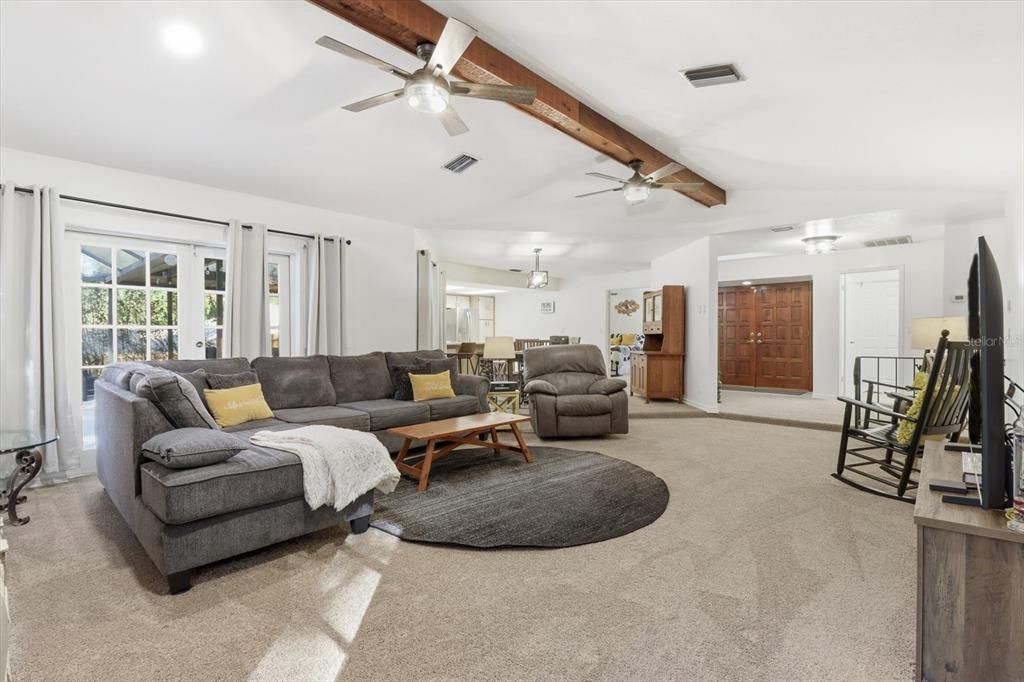 For Sale: $449,900 (3 beds, 2 baths, 1818 Square Feet)