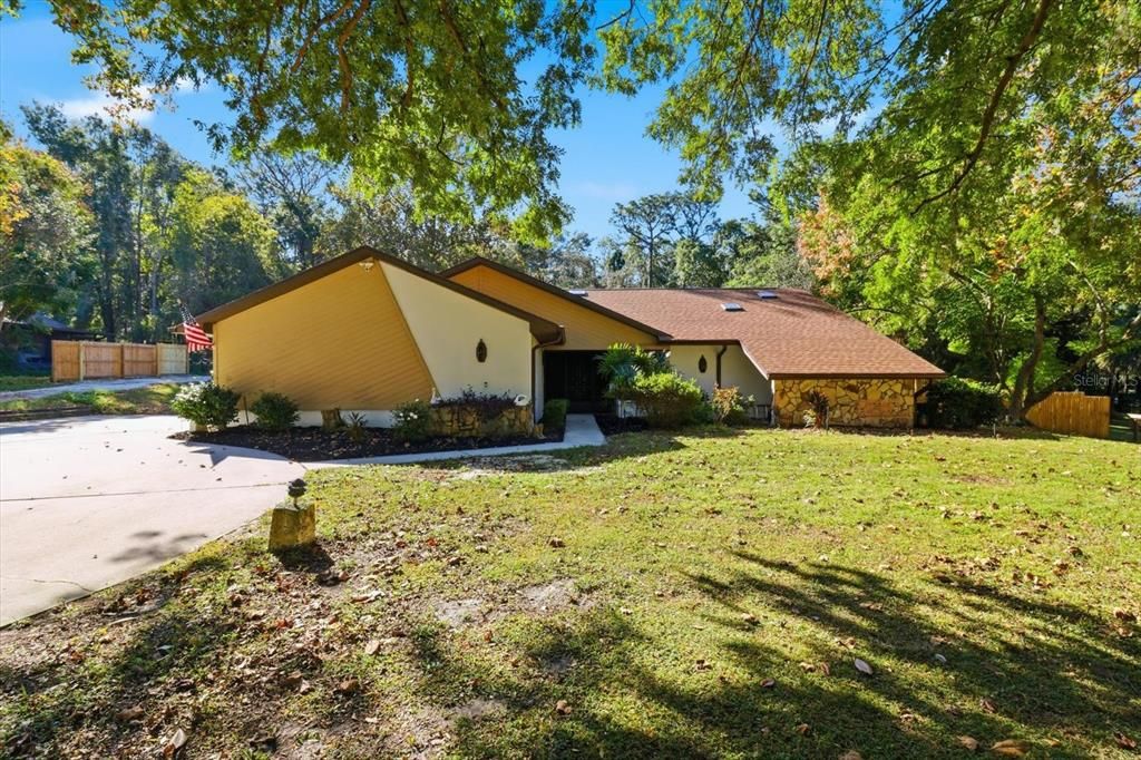 For Sale: $449,900 (3 beds, 2 baths, 1818 Square Feet)