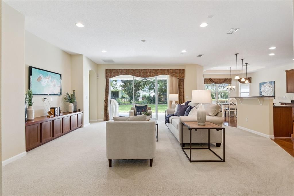 En Venta: $399,000 (3 camas, 2 baños, 1905 Pies cuadrados)