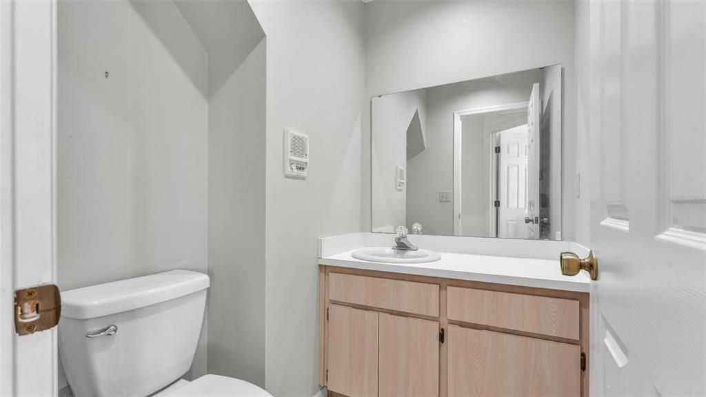 合同活跃: $360,000 (3 贝兹, 2 浴室, 1948 平方英尺)