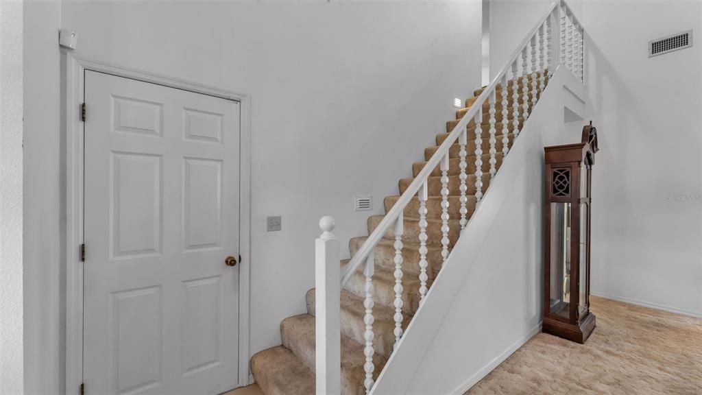 合同活跃: $360,000 (3 贝兹, 2 浴室, 1948 平方英尺)