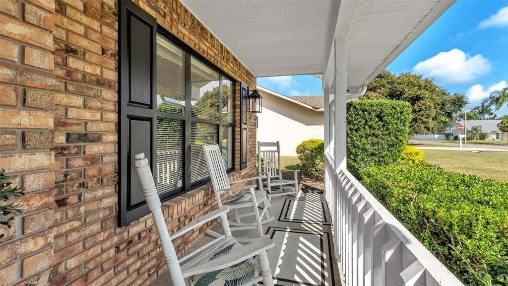 合同活跃: $360,000 (3 贝兹, 2 浴室, 1948 平方英尺)