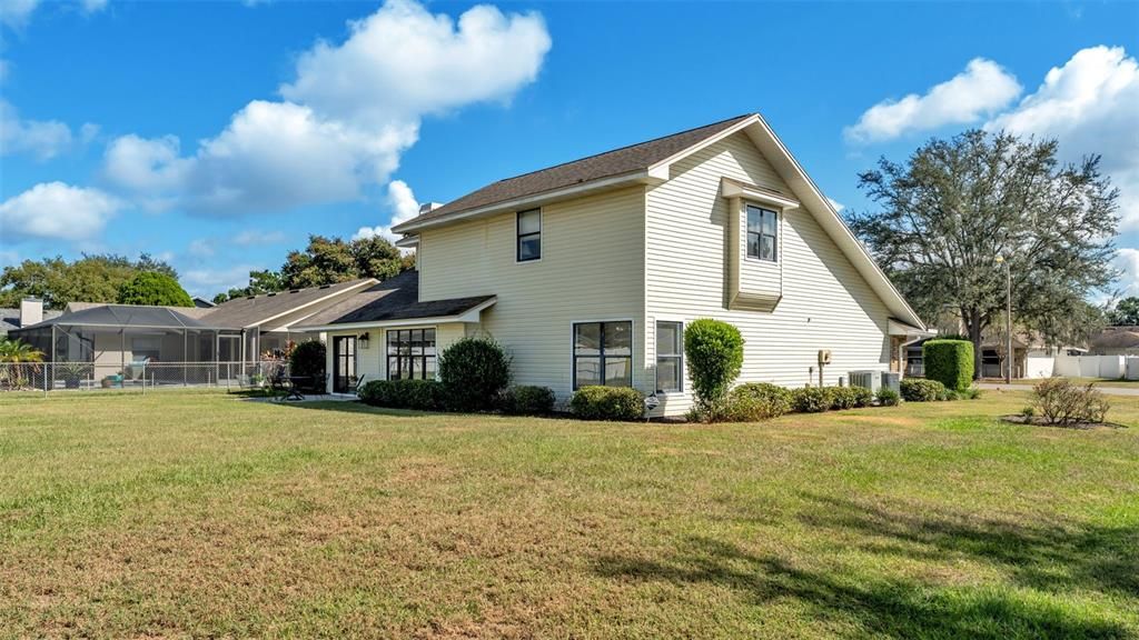 合同活跃: $360,000 (3 贝兹, 2 浴室, 1948 平方英尺)