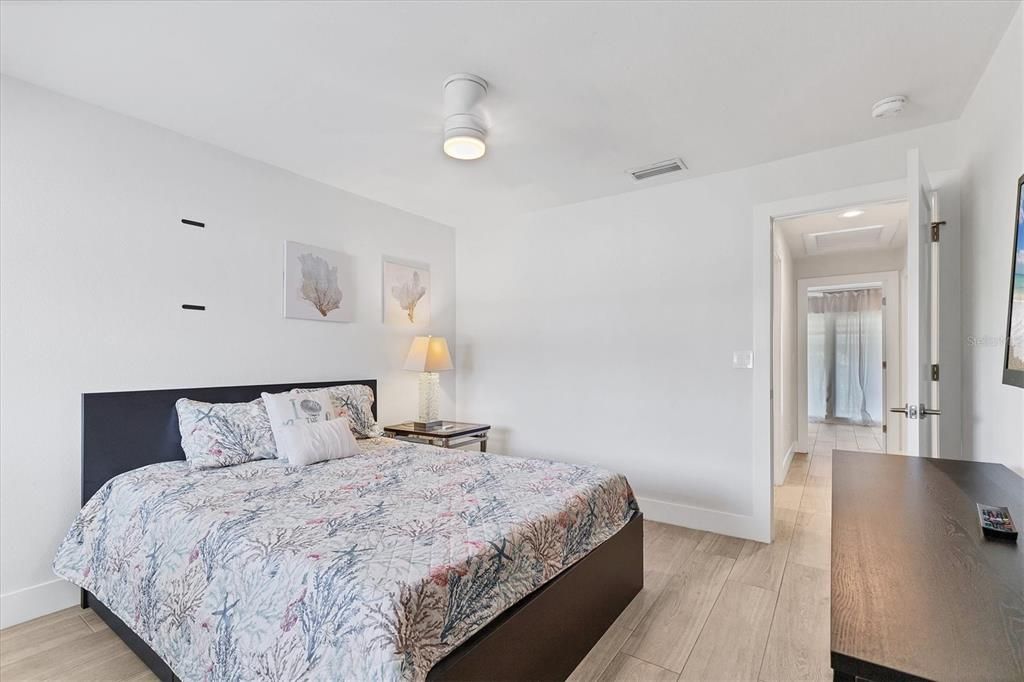 En Venta: $369,000 (2 camas, 1 baños, 1042 Pies cuadrados)