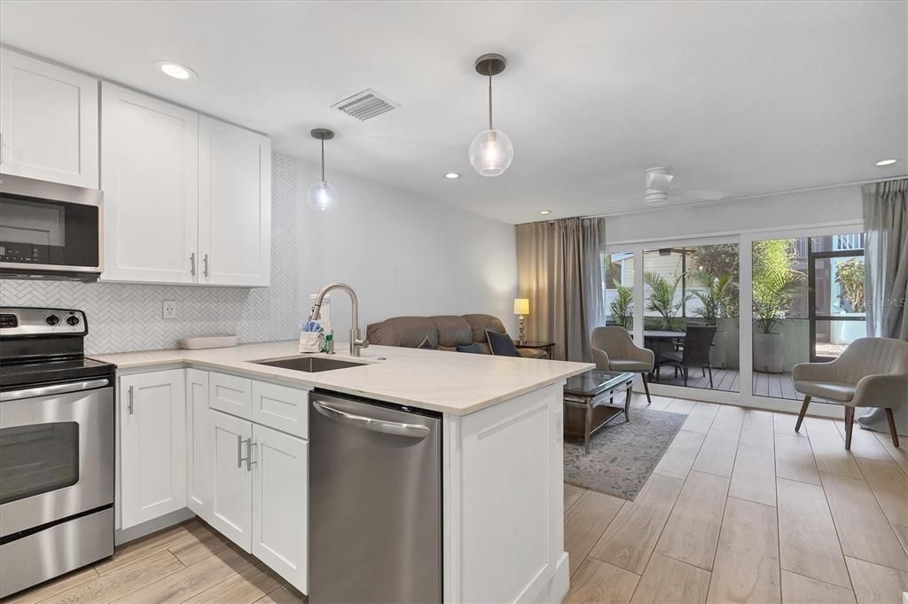 En Venta: $369,000 (2 camas, 1 baños, 1042 Pies cuadrados)