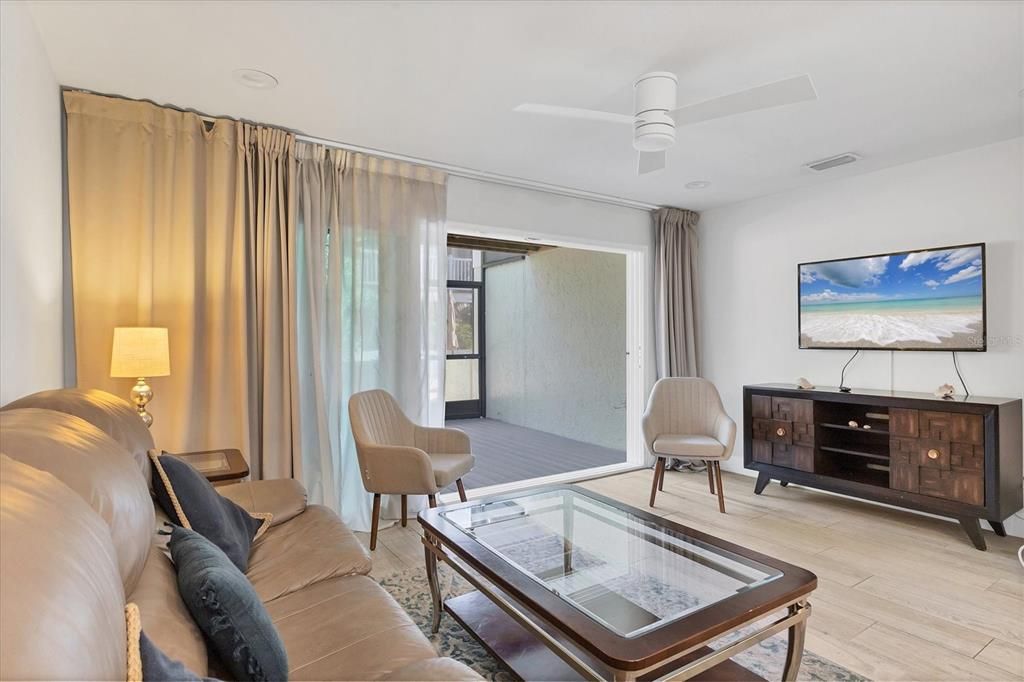 En Venta: $369,000 (2 camas, 1 baños, 1042 Pies cuadrados)