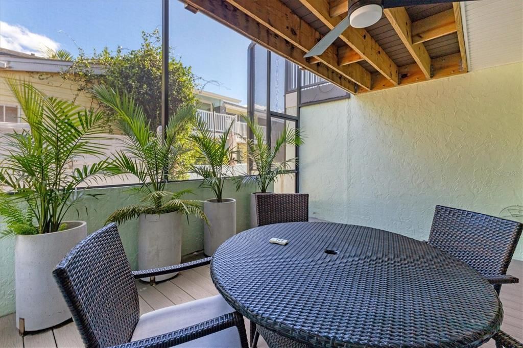 En Venta: $369,000 (2 camas, 1 baños, 1042 Pies cuadrados)