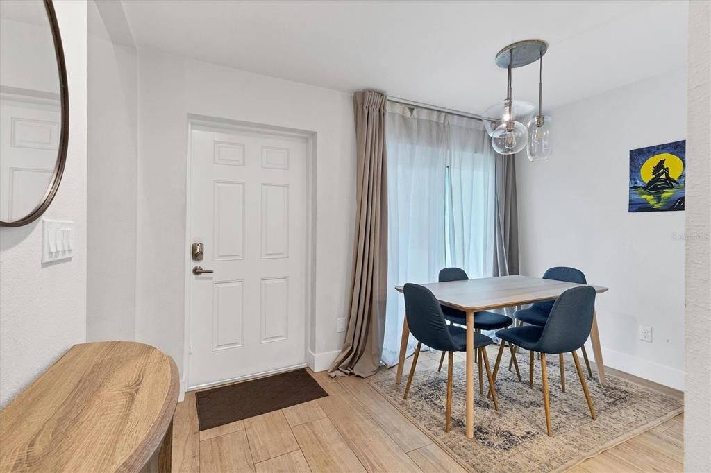 En Venta: $369,000 (2 camas, 1 baños, 1042 Pies cuadrados)