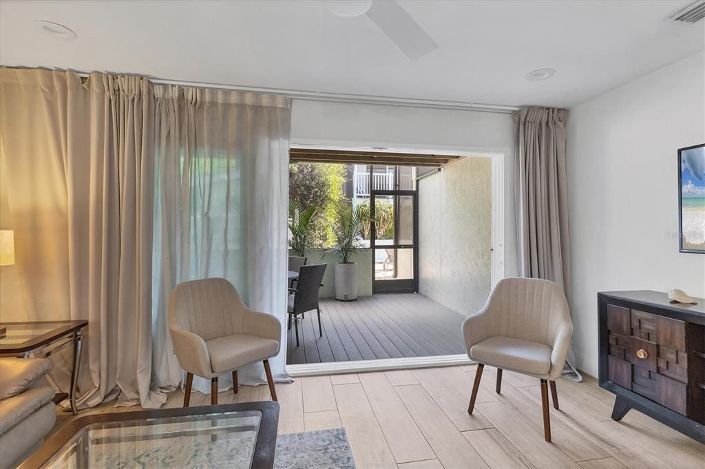 En Venta: $369,000 (2 camas, 1 baños, 1042 Pies cuadrados)