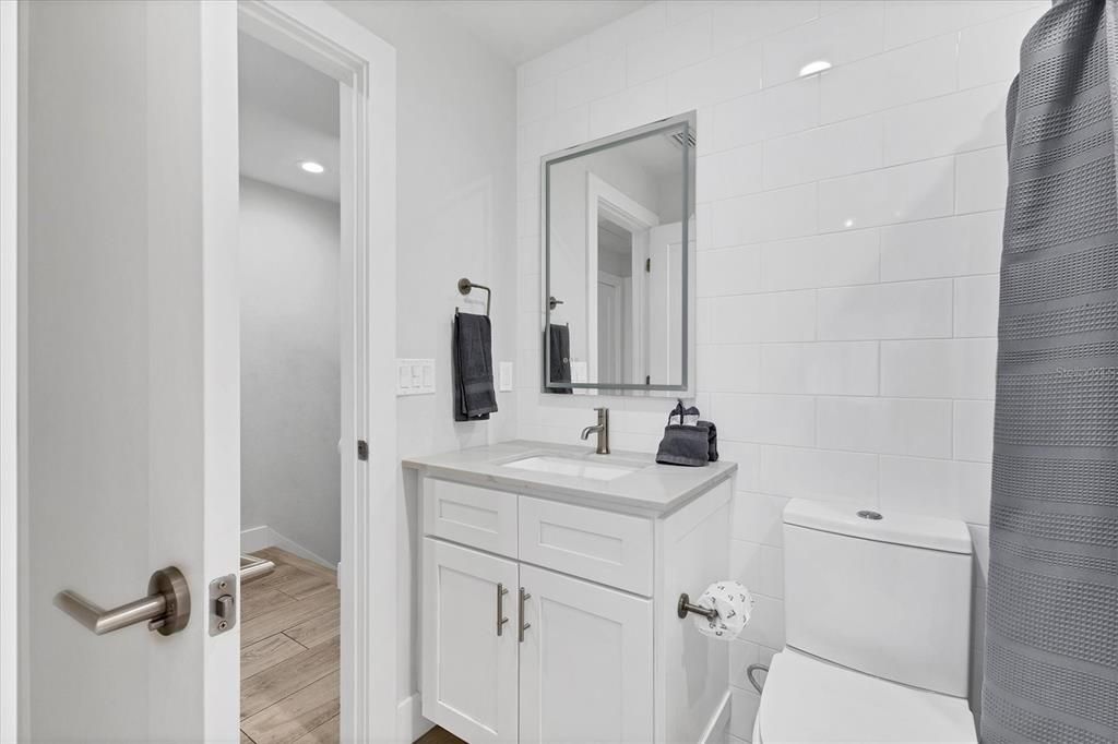 En Venta: $369,000 (2 camas, 1 baños, 1042 Pies cuadrados)