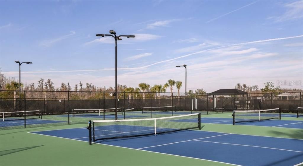 Active With Contract: $414,999 (2 beds, 2 baths, 1689 Square Feet)