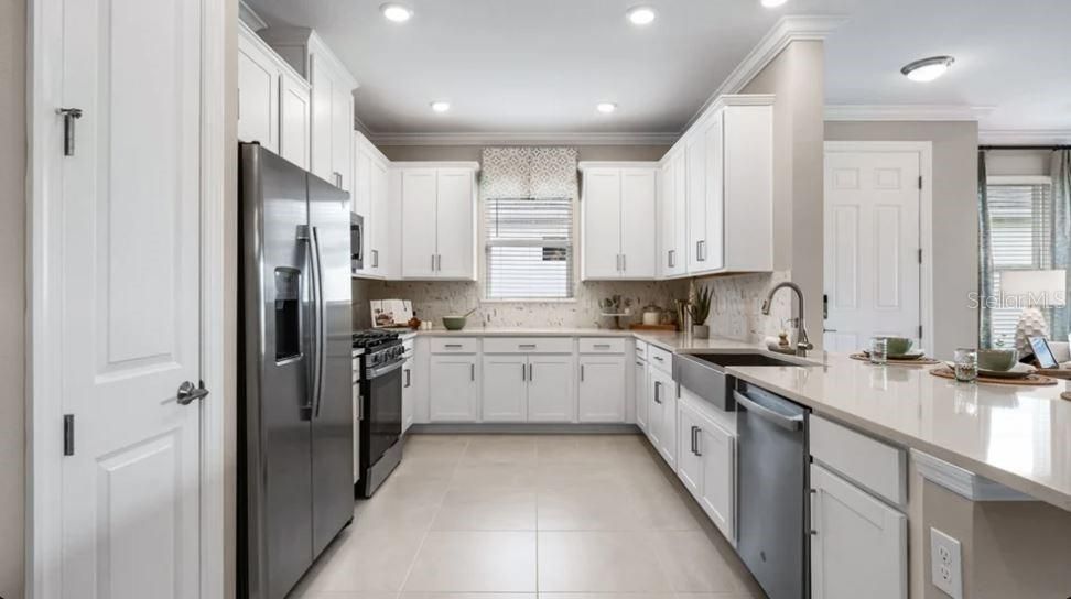 Active With Contract: $414,999 (2 beds, 2 baths, 1689 Square Feet)