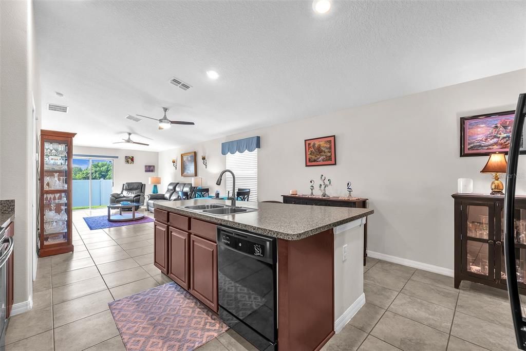 For Sale: $296,000 (3 beds, 2 baths, 1451 Square Feet)