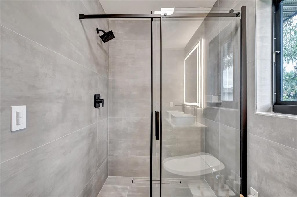 For Sale: $499,900 (2 beds, 2 baths, 1058 Square Feet)