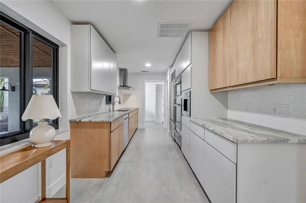 For Sale: $499,900 (2 beds, 2 baths, 1058 Square Feet)