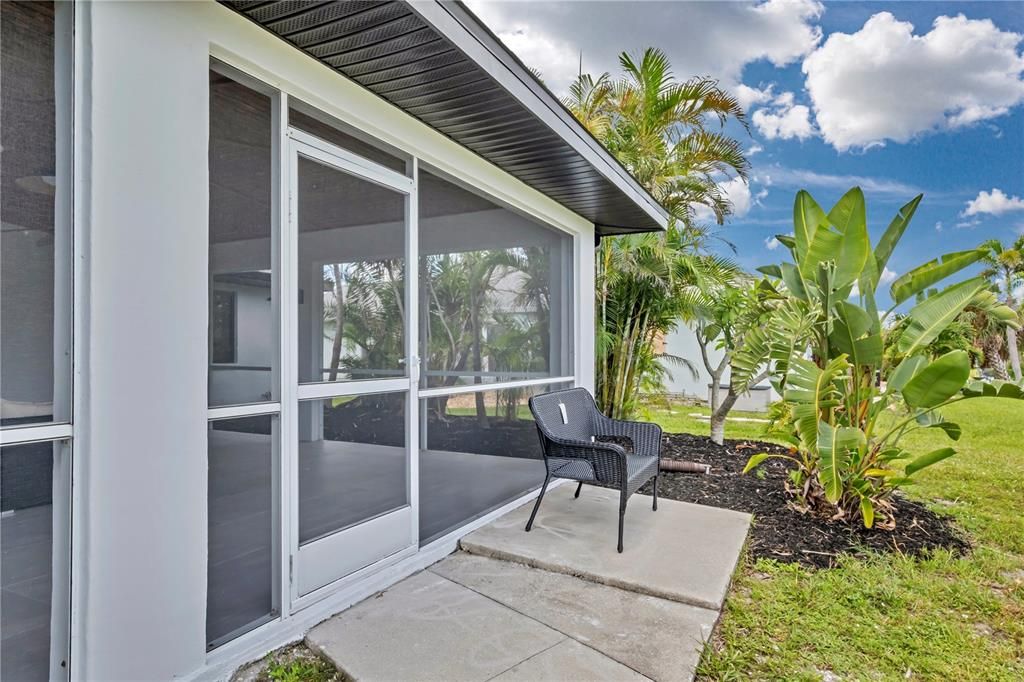 For Sale: $499,900 (2 beds, 2 baths, 1058 Square Feet)