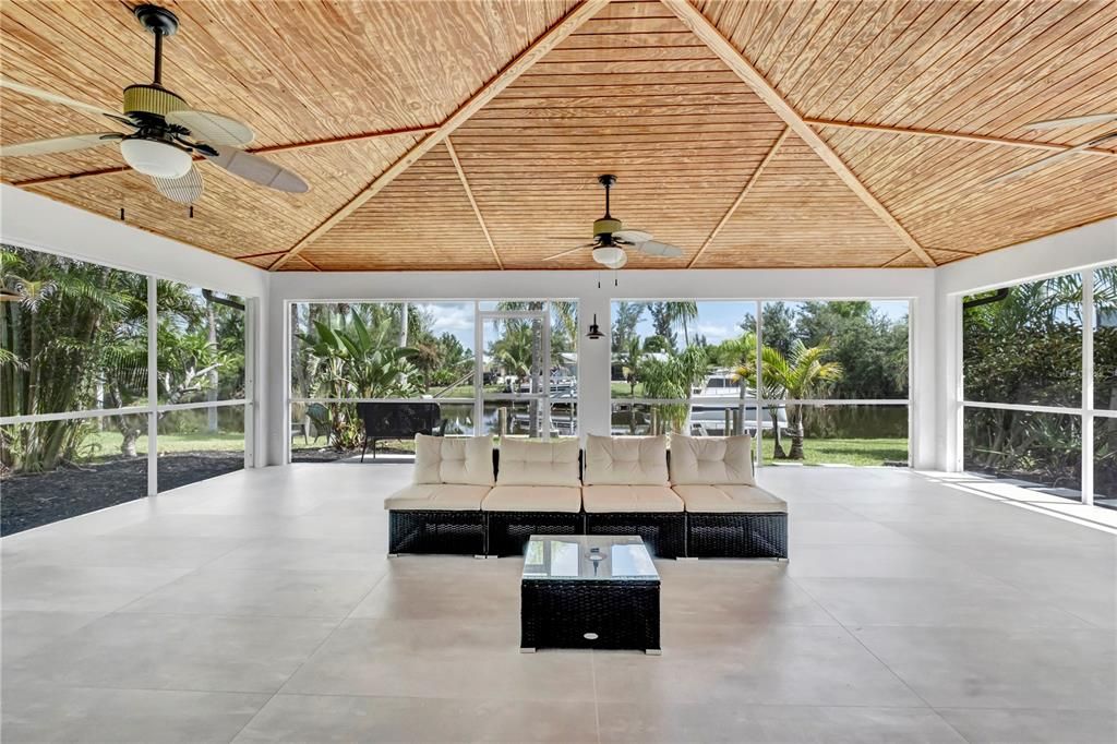 For Sale: $499,900 (2 beds, 2 baths, 1058 Square Feet)