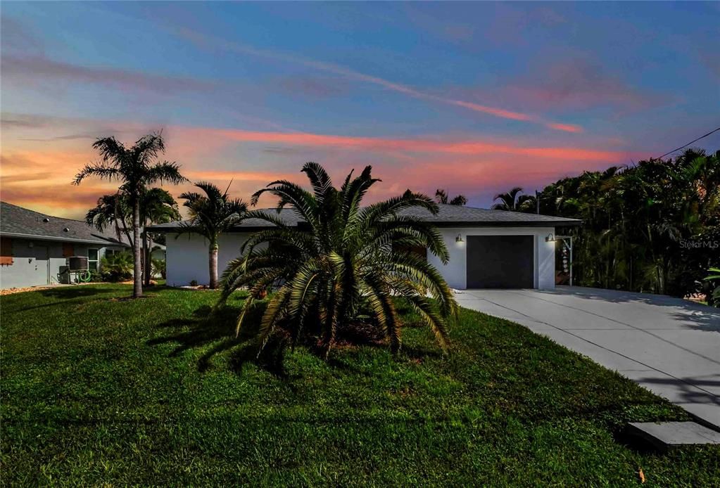 For Sale: $499,900 (2 beds, 2 baths, 1058 Square Feet)