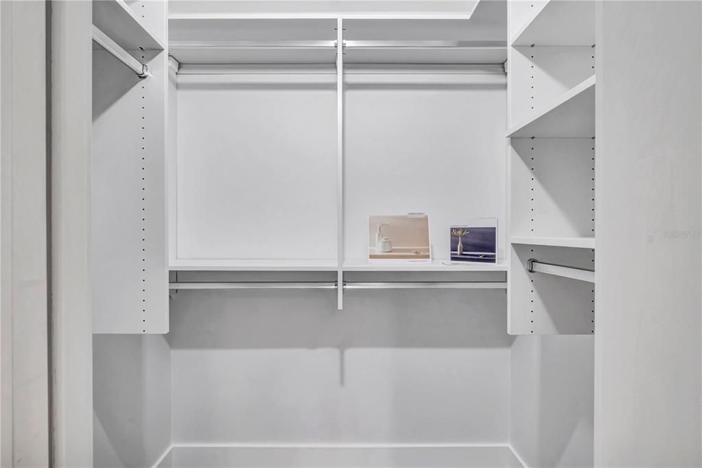 For Sale: $499,900 (2 beds, 2 baths, 1058 Square Feet)