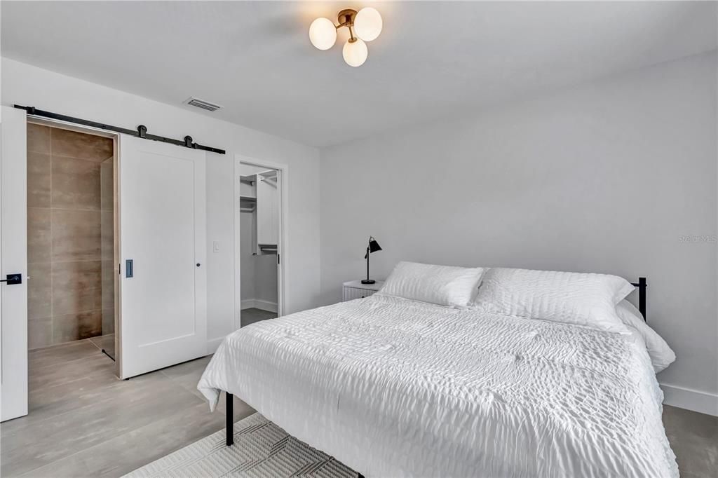 For Sale: $499,900 (2 beds, 2 baths, 1058 Square Feet)