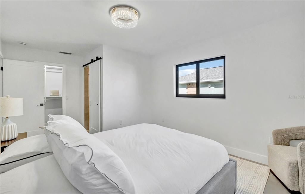 For Sale: $499,900 (2 beds, 2 baths, 1058 Square Feet)