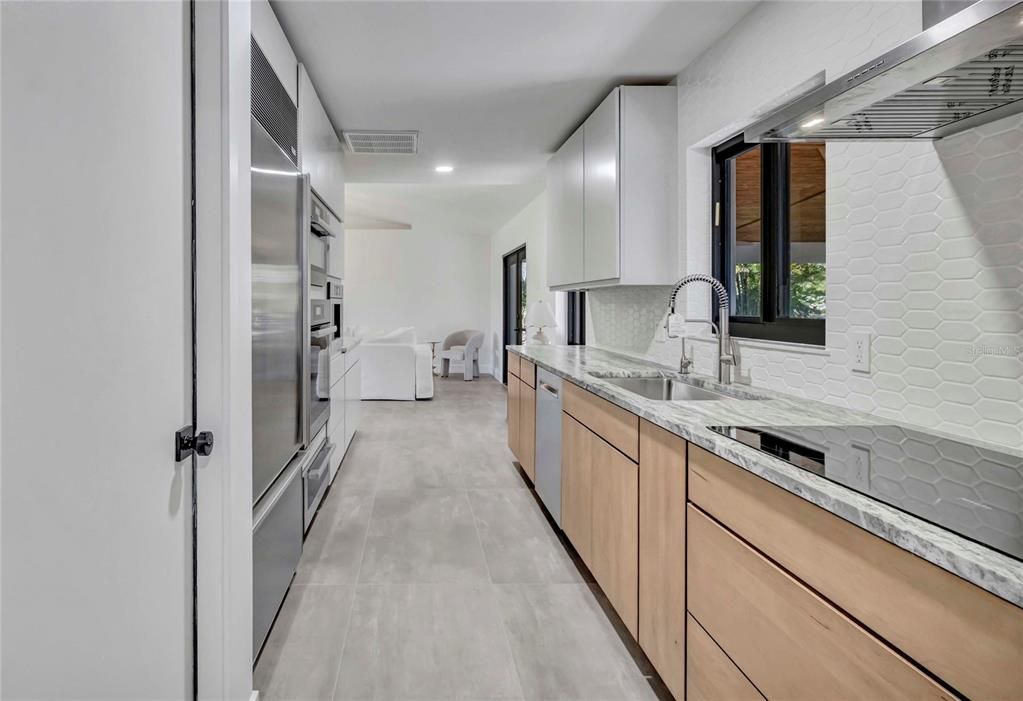 For Sale: $499,900 (2 beds, 2 baths, 1058 Square Feet)