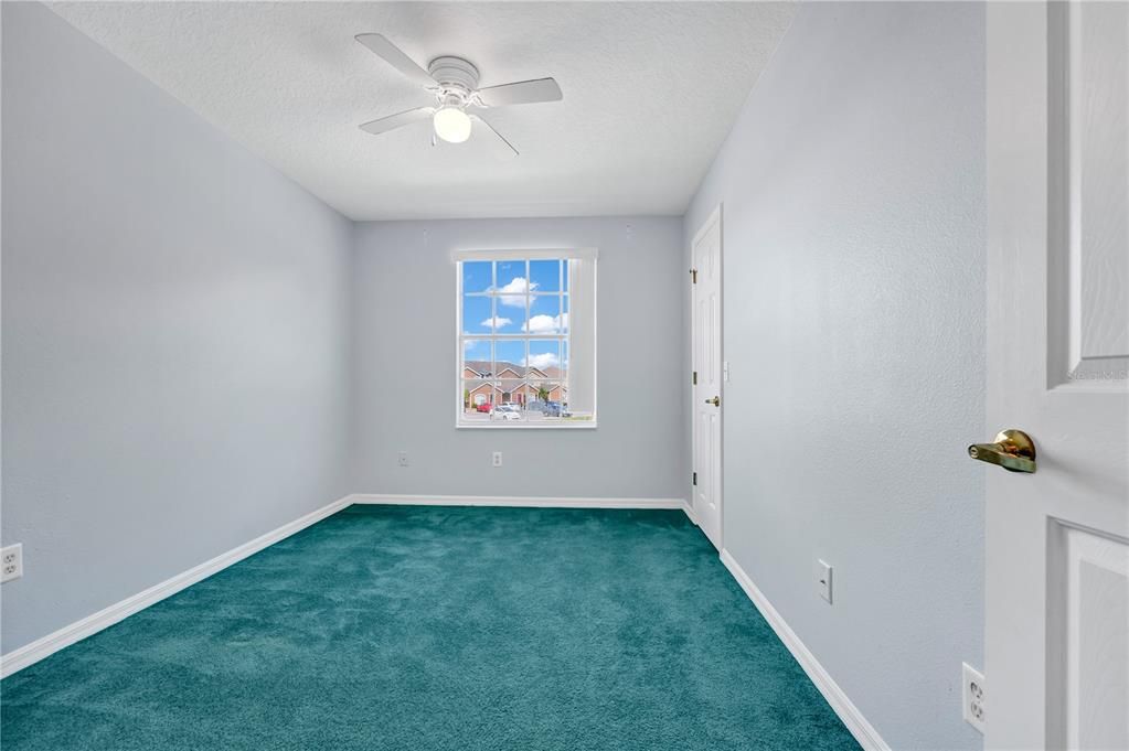 待售: $309,000 (4 贝兹, 3 浴室, 1881 平方英尺)