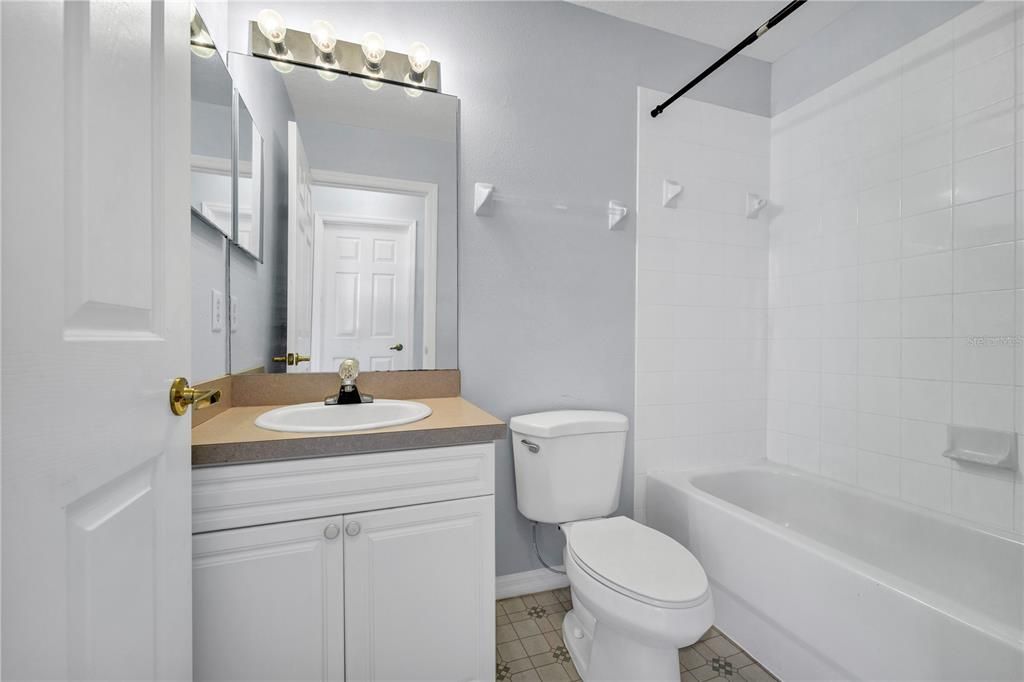 待售: $309,000 (4 贝兹, 3 浴室, 1881 平方英尺)