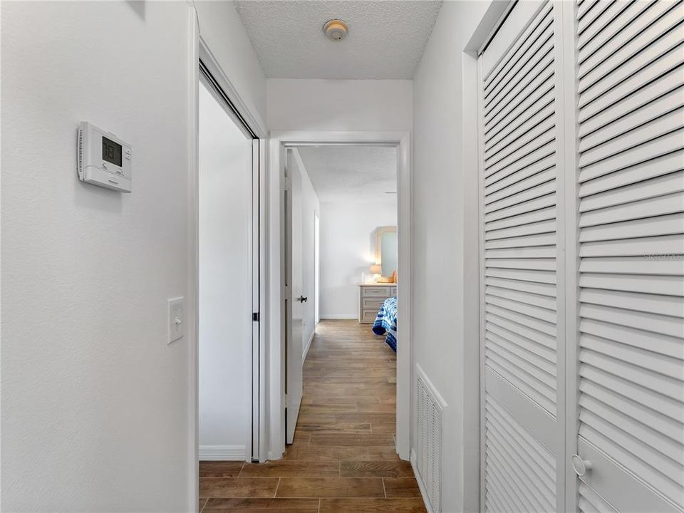 For Sale: $249,900 (2 beds, 2 baths, 1320 Square Feet)